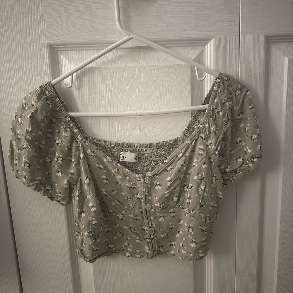 Hollister Green Floral Button-Up Blouse